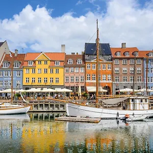 https://fantastic-bright-apartment-with-a-balcony-in-the-heart.copenhagenhotelselect.com